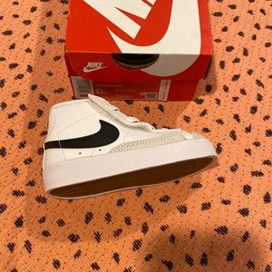 NEW IN BOX.Nike Blazer MID '77
